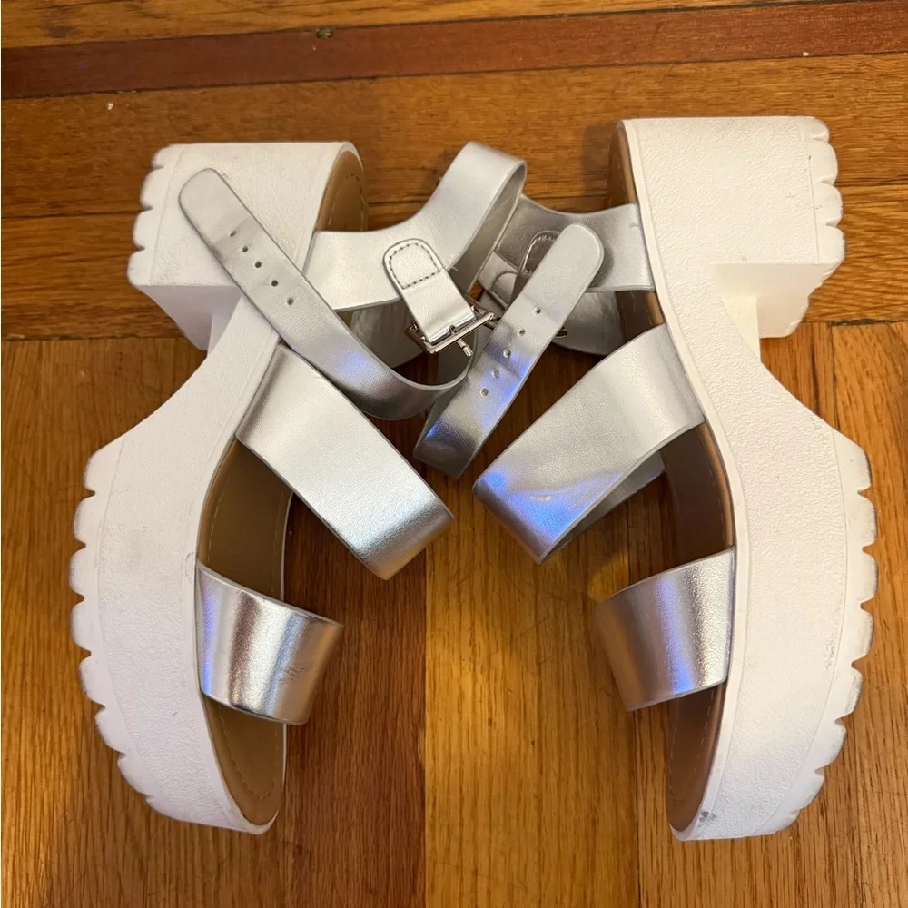 Soda Silver Strappy Sandals - Picture 5 of 6